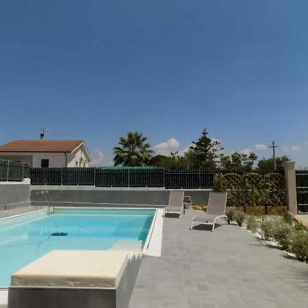 Con Piscina In Campagna *
